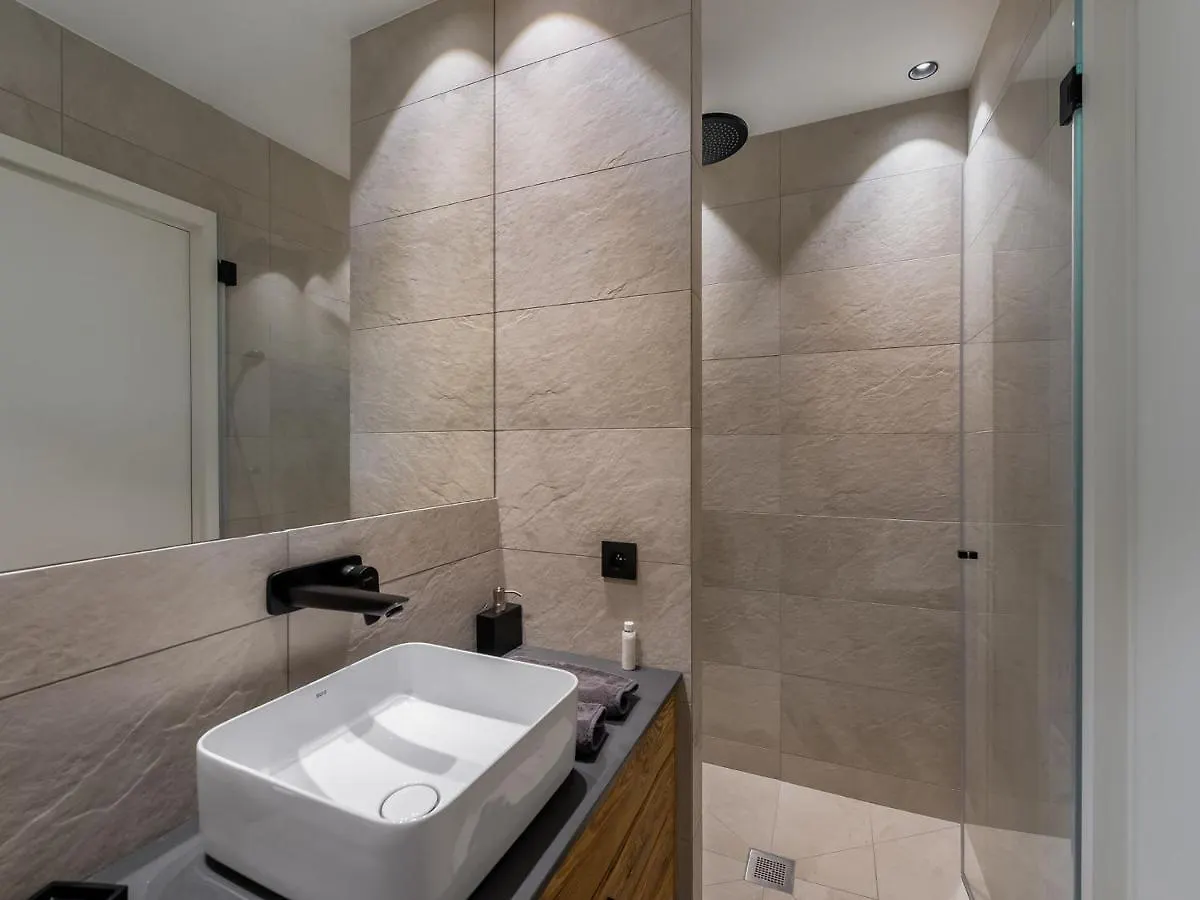 Appartement Courchevel - 3 Chambres, 6 Personnes, Cheminee, Parking, Wi-Fi - Fr-1-564-91 0*,